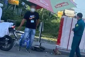 Thành viên tổ kiểm soát dịch vòi tiền cho qua chốt, tội gì?