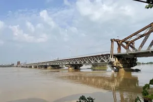 Nước sông Hồng xuống dưới báo động 1