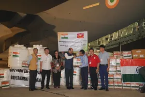 Ấn Độ dùng chuyên cơ gửi 35 tấn hàng cứu trợ đến Việt Nam