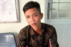 Đang trên đường đi câu cá với người tình thì bị bắt