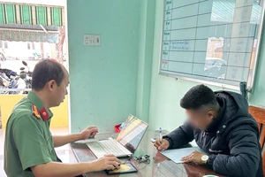 Bình luận xuyên tạc Nghị định 168, thanh niên bị công an mời làm việc