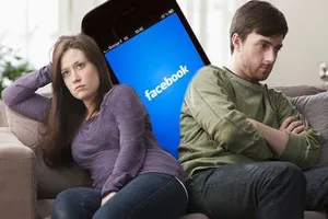 Unfriend bạn đời trên Facebook để có hôn nhân bền vững