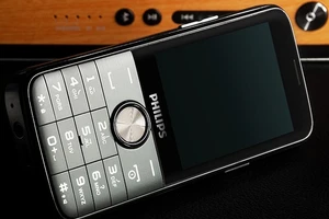 2 mẫu điện thoại pin “khủng” cho thời gian chờ 4 tháng