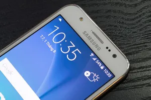 Tới lượt Samsung Galaxy J5 phát nổ tại Pháp