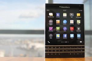 Phân biệt BlackBerry Passport hàng dỏm