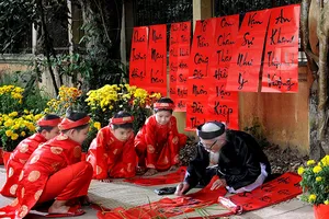 Cách viết câu đối, chúc tết kiểu thư pháp