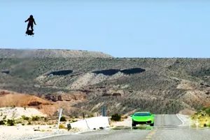 Thiết bị giúp bạn bay trên không với vận tốc lên đến 165 km/h