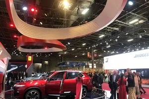 Paris Motor Show 2018: VinFast tiếp tục là tâm điểm