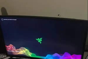 Thoát chết trong gang tấc nhờ màn hình máy tính