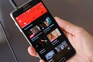 2 cách nghe nhạc trên YouTube khi tắt màn hình