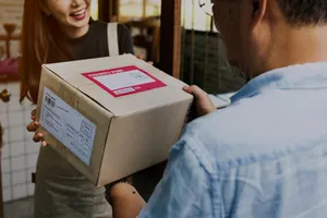 Bưu phẩm được vận chuyển từ Trung Quốc có dính COVID-19?