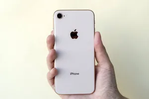 iPhone 8 bất ngờ giảm giá chỉ còn 5,9 triệu đồng