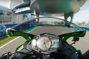 Kawasaki Ninja ZX-25R 2020 gây thất vọng về tốc độ