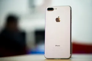 iPhone 7 Plus giá chỉ còn chưa tới 6 triệu đồng