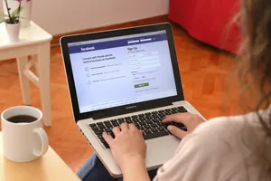 Cách đặt hình nền cho Facebook Messenger