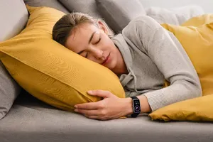 Lộ diện vòng đeo tay thông minh với viên pin lên đến 2 tuần