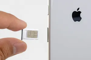 Vì sao Apple muốn loại bỏ khe cắm SIM trên iPhone vào năm sau?