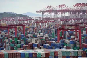 Cảng nước sâu Dương Sơn ở Thượng Hải, một thành phố là trung tâm tài chính và thương mại quan trọng. Ảnh: Aly Song/Reuters