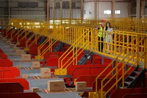 Cuộc đua của các hãng chuyển phát nhanh 'nóng' hơn bao giờ hết