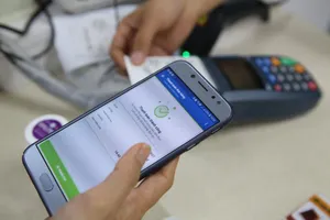 Làm thủ tục hành chính nhanh hơn nhờ thanh toán không tiền mặt