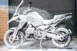 Rửa xe máy quá thường xuyên có hại không?