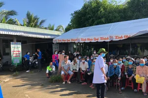 Sôi động chiến dịch Blouse trắng tình nguyện 2022