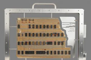 Nguyên mẫu Apple-1 mà Steve Jobs sử dụng được bán với giá hơn 16 tỉ đồng