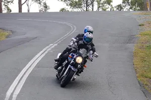 Sử dụng phanh khi đổ đèo sao cho an toàn?