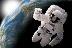 Một phụ nữ bị lừa gần 720 triệu bởi phi hành gia giả mạo, xin tiền mua vé về trái đất