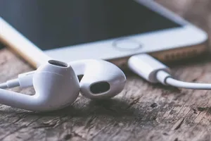 Hơn 1 tỉ người có nguy cơ mất thính giác do thiết bị cá nhân