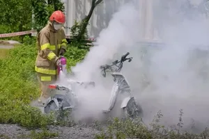 Chuyên gia chỉ cách dập tắt việc cháy pin lithium-ion chỉ trong 2-4 phút 