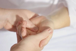 11 lý do khiến ngón tay bị sưng tấy