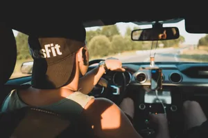 Ô tô có đang theo dõi bạn không?