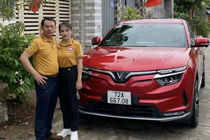 Nhìn lại những câu chuyện ấn tượng ‘rinh rồng vàng’ của chủ xe VinFast