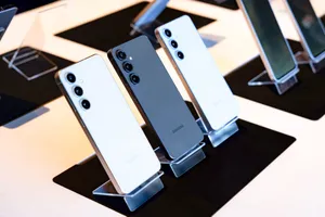 Cùng với iPhone 16, Galaxy S24 FE cũng là chiếc điện thoại AI đáng mua