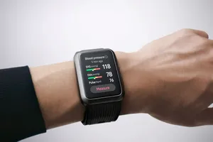 3 mẫu đồng hồ thông minh có khả năng đo huyết áp