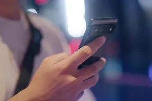 Hơn 1 tỉ điện thoại Android và iPhone hiện đang gặp nguy hiểm 