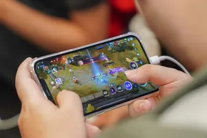 Cha mẹ cần hướng dẫn con trẻ điều này để tránh mất tiền oan trên mạng