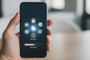 Người dùng iPhone và Android nên khởi động lại thiết bị ngay lập tức 