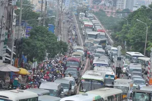 Thủ tướng bàn cách gỡ kẹt xe cho TP.HCM