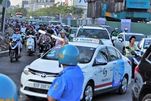 Cấm ô tô qua đường Lê Đức Thọ gần 2 tháng