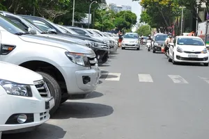 Cựu phi công đề xuất xây bãi đậu xe ‘khủng’ trên kênh