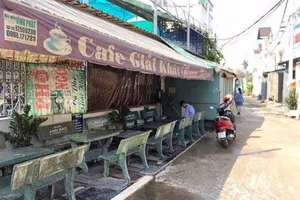 Dẹp quán nước thách thức chính quyền quận 12