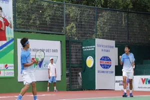 Đôi Hoàng Nam - Hoàng Thiên đăng quang giải F5