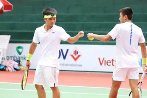 Hoàng Nam - Hoàng Thiên 'gánh' luôn trận đôi