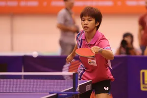 Tay vợt 20 tuổi người Thái đăng quang Cây vợt vàng