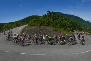 Trần Nguyễn Duy Nhân bất ngờ giành áo chấm đỏ