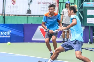 Đôi Văn Phương - Linh Giang đăng quang kịch tính