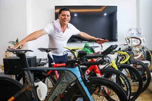 Quý 'gà' sở hữu bộ siêu xe đạp độc nhất Việt Nam