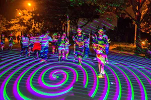 Prisma 2017 - Đường chạy đêm cùng sắc màu